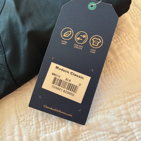 NWT Cherokee Scrubs for Women Mock Wrap Top with 3 Pocket- Black - Picture 3 of 3